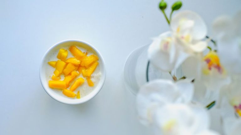 Mango and yoghurt cup