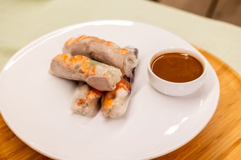 Fresh rice paper rolls with dipping sauce